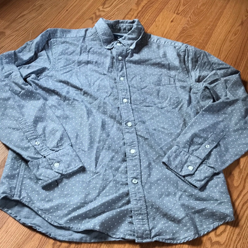 American eagle button down
